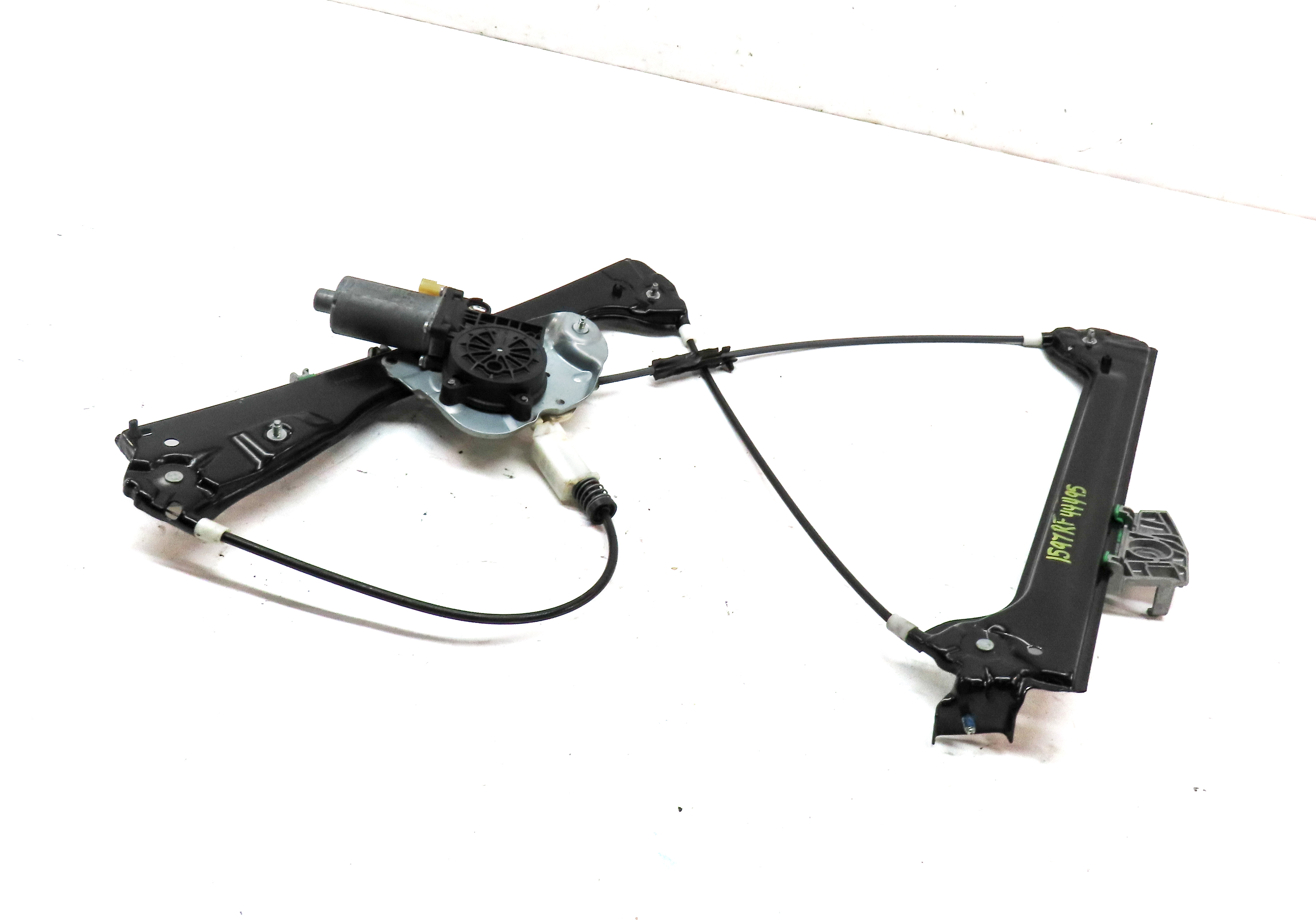03 BMW Z4 CONVERTIBLE (E85) FRONT RIGHT PASSENGER DOOR WINDOW REGULATOR w/MOTOR — exact item pictured